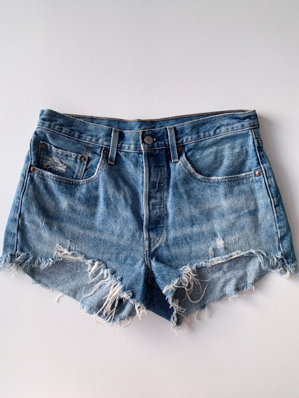 Levi's 501 Denim Short Women's size 30 - Picture 3 of 8